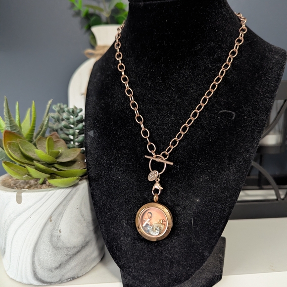 Origami Owl Jewelry - Origami Owl Rose Gold Round Locket Necklace with Charms